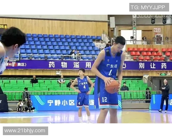 广东队迎来空间型内线助力杜锋曾力压男篮顶级中锋展现实力